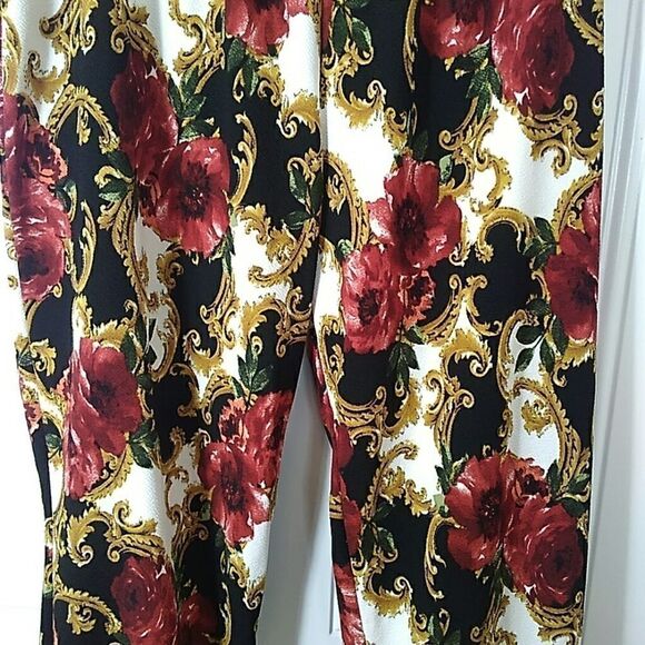 Molly & Erica floral ankle pant with band hem - Picture 3 of 8